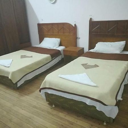 Louris Inn Hotel Le Caire Extérieur photo